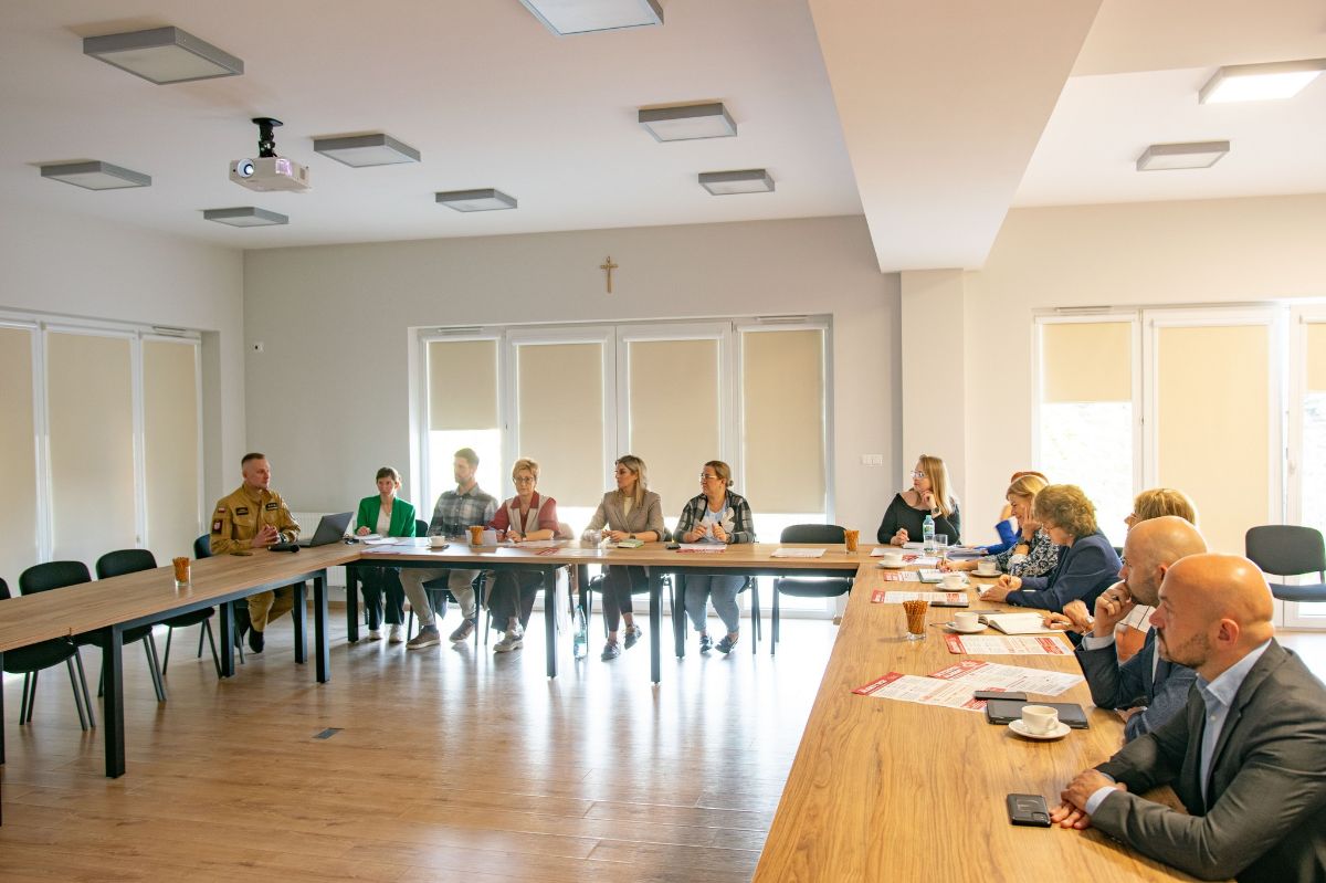 Galeria zdjęć: Jak reagować w sytuacjach zagrożenia? Spotkanie dotyczące bezpieczeństwa w Szkołach.
