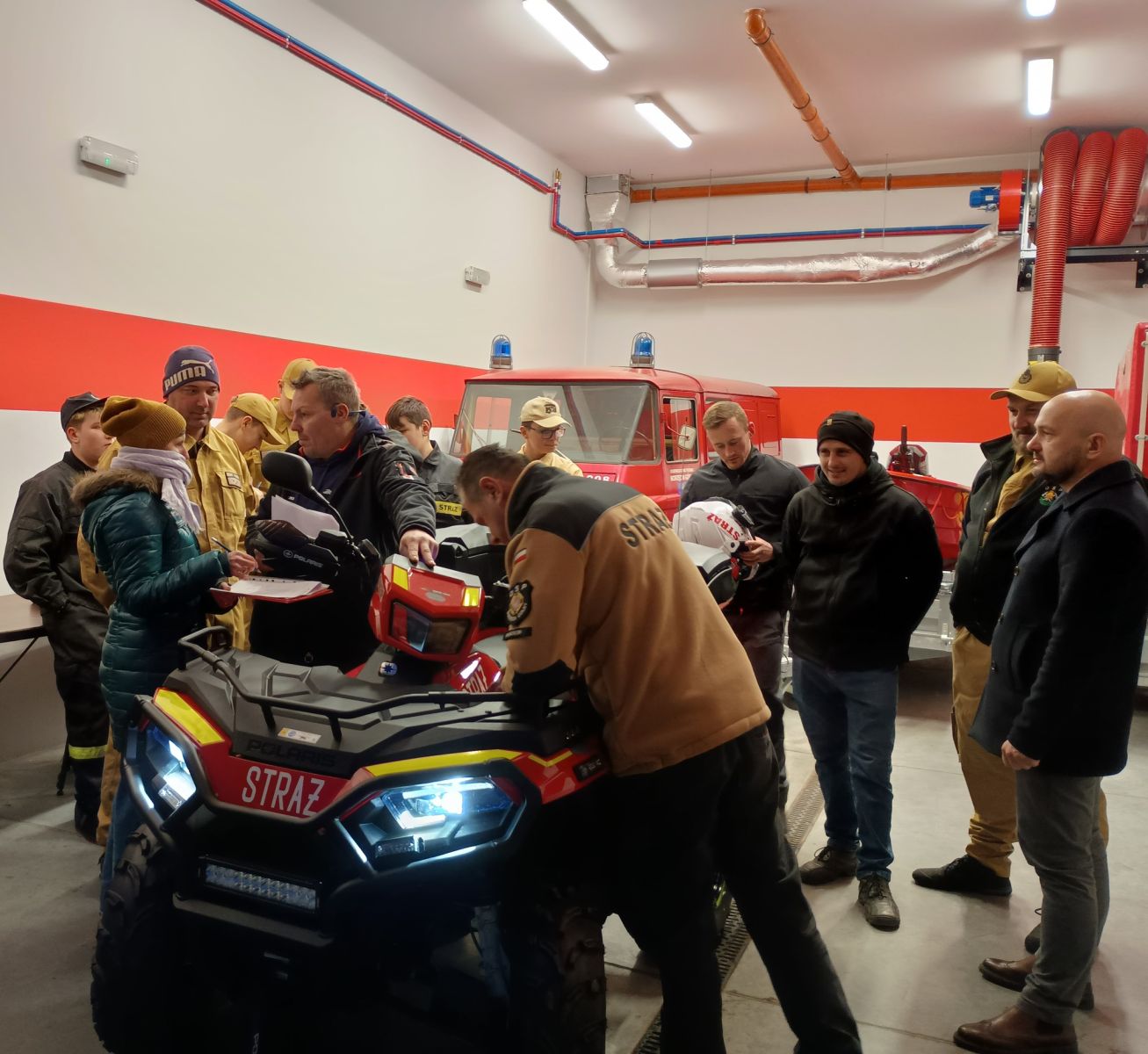 Zdjęcie: Nowy quad dla OSP Borzęcin Górny – strażacy gotowi do akcji w trudnym terenie